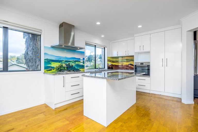Photo of property in 1 San Diego Court, Henderson, Auckland, 0612