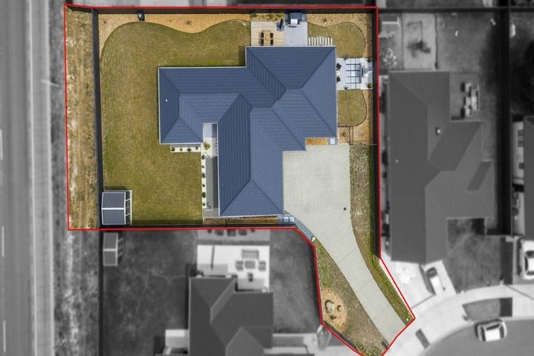 Photo of property in 27 Salisbury Crescent, Wallaceville, Upper Hutt, 5018