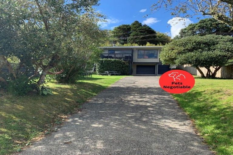 Photo of property in 5 Warwick Avenue, Titirangi, Auckland, 0604