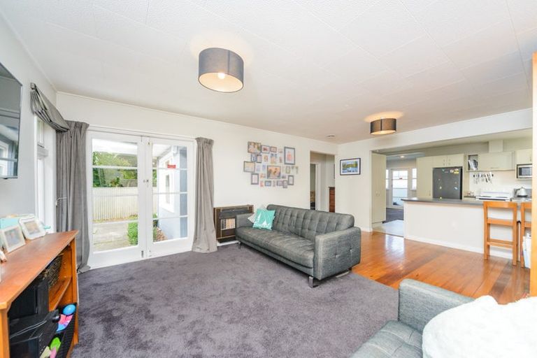 Photo of property in 118 Pahiatua Street, Hokowhitu, Palmerston North, 4410