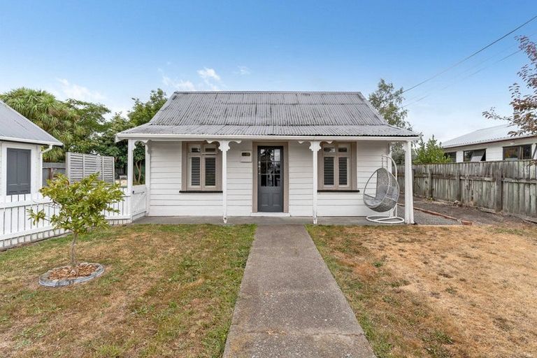 Photo of property in 3 Cologne Street, Martinborough, 5711
