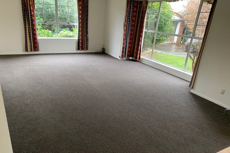 Photo of property in 17 Resolution Place, Bryndwr, Christchurch, 8053