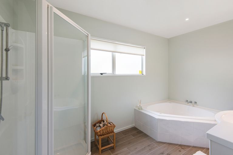 Photo of property in 9 Enticott Place, Huntsbury, Christchurch, 8022