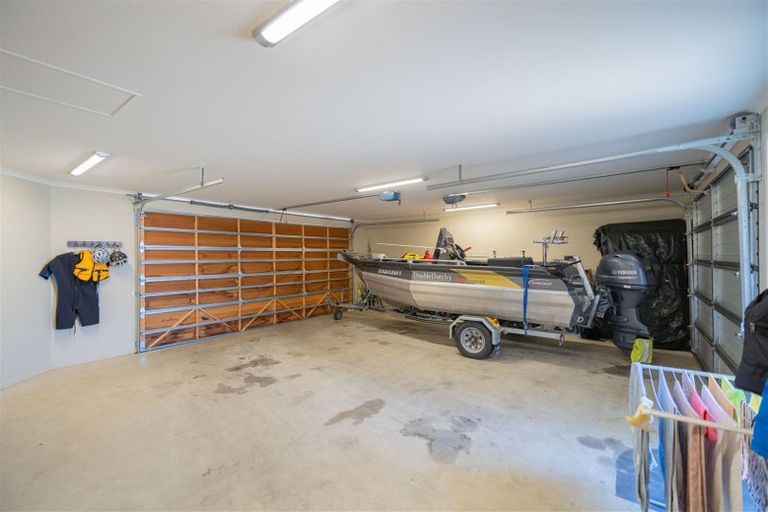 Photo of property in 16 Cunaris Way, Te Anau, 9600