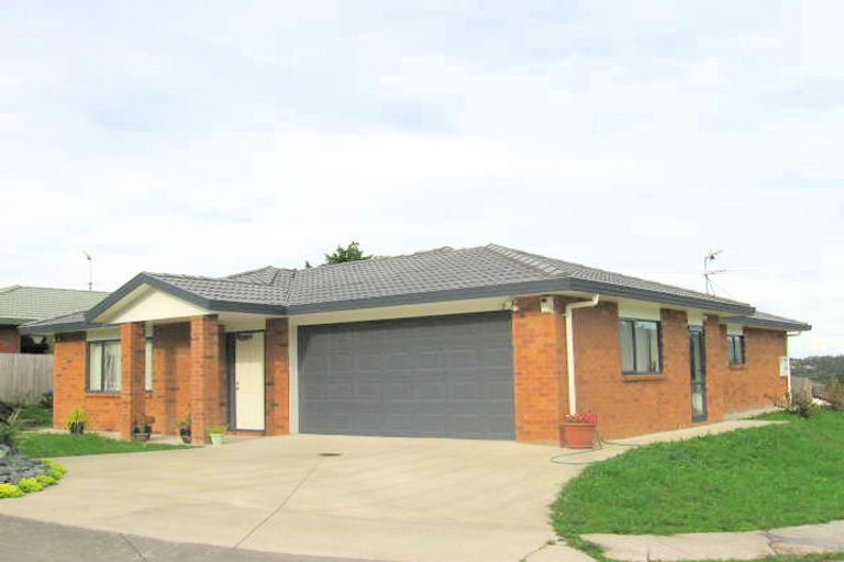 Photo of property in 5 Shah Place, Glen Eden, Auckland, 0602