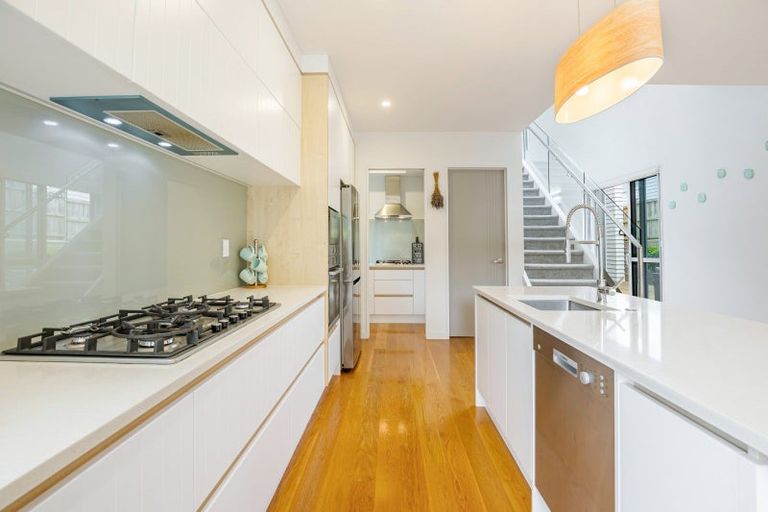 Photo of property in 4 Carex Way, Long Bay, Auckland, 0630