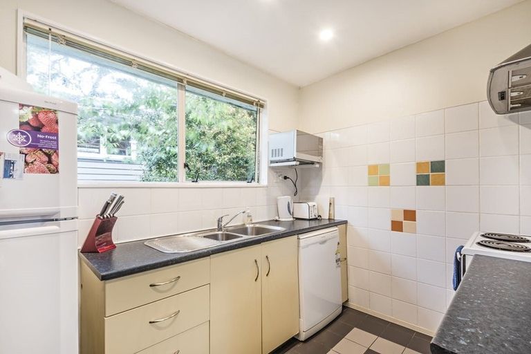 Photo of property in 54a Lincoln Avenue, Tawa, Wellington, 5028