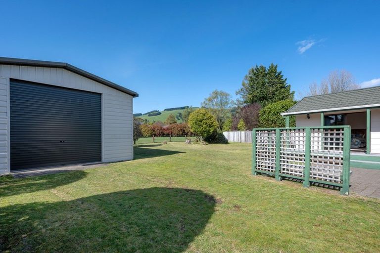 Photo of property in 6 Gibbs Place, Kinloch, Taupo, 3377