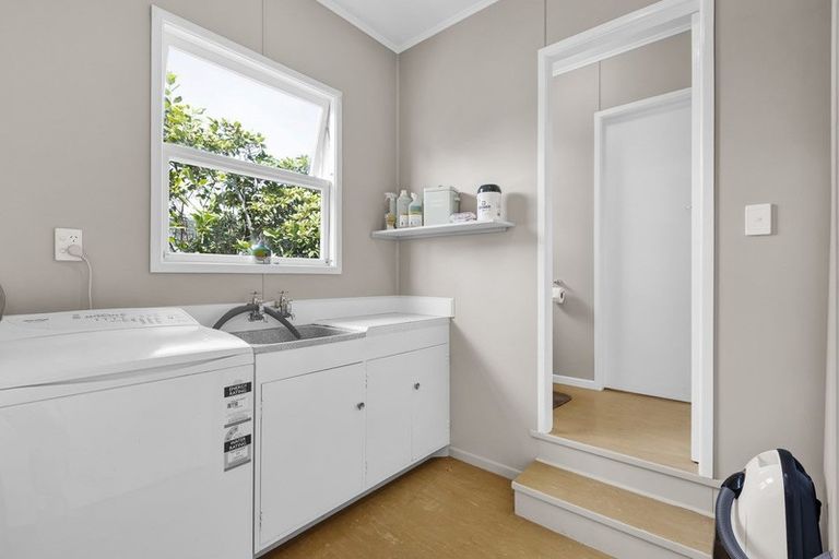 Photo of property in 261 Huatoki Street, Upper Vogeltown, New Plymouth, 4310