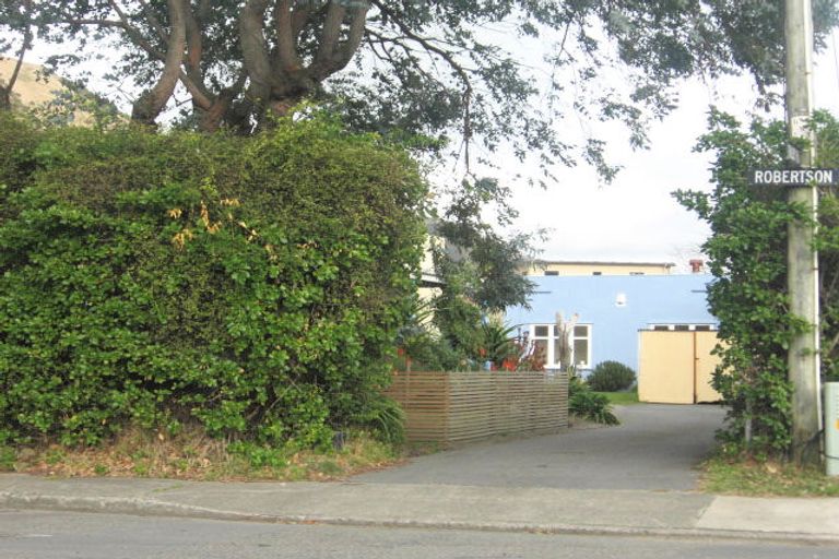 Photo of property in 8 Robertson Road, Paekakariki, 5034