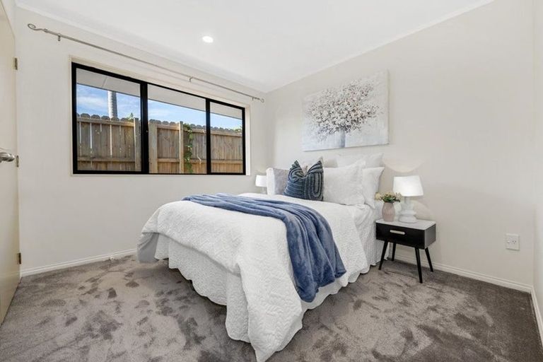 Photo of property in 1/11 Carniew Place, Dannemora, Auckland, 2016