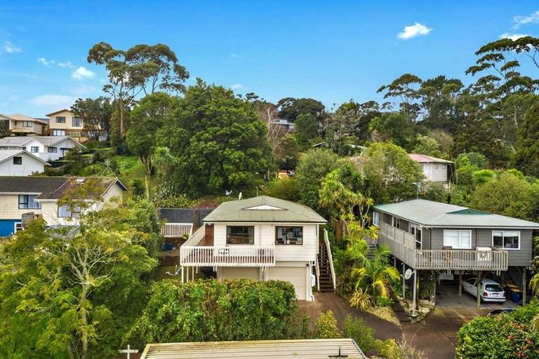 Photo of property in 2/31 Rangeview Road, Sunnyvale, Auckland, 0612