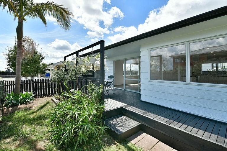 Photo of property in 11b Springs Road, Parakai, 0830