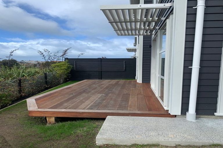 Photo of property in 30 Taitonga Lane, Stanmore Bay, Whangaparaoa, 0932