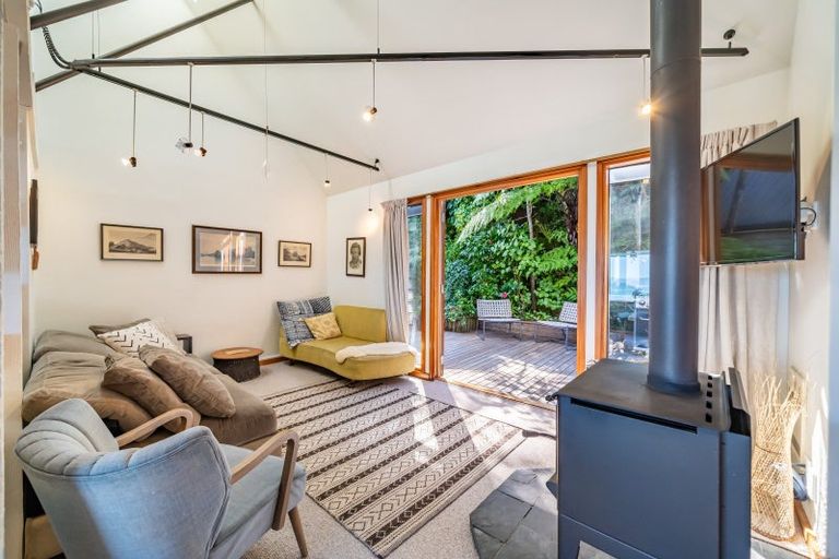 Photo of property in 28 Ngaumatau Road, Point Howard, Lower Hutt, 5013