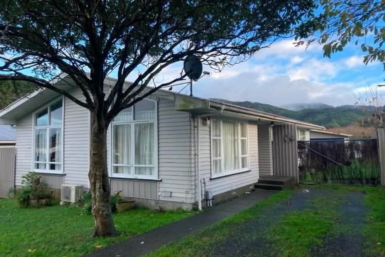 Photo of property in 61 Parenga Street, Wainuiomata, Lower Hutt, 5014