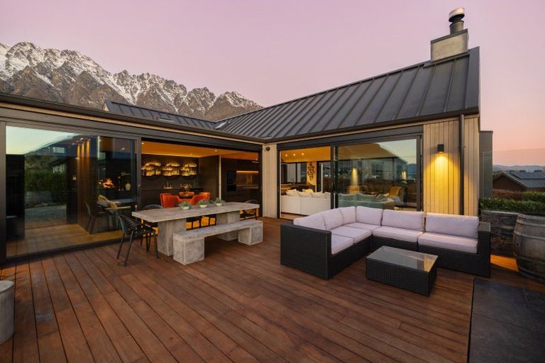 Photo of property in 8 Arran Lane, Jacks Point, Queenstown, 9371