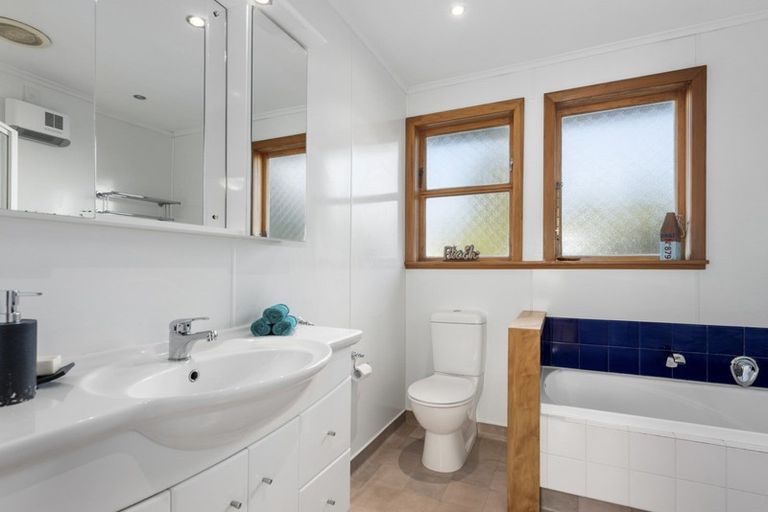 Photo of property in 100 Fraser Crescent, Elderslea, Upper Hutt, 5018