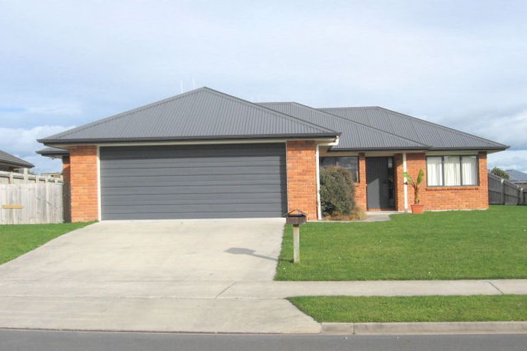 Photo of property in 18 Edenpark Drive, Rototuna North, Hamilton, 3210