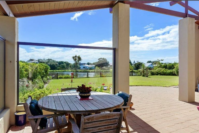 Photo of property in 7 Marewa Place, Waikanae Beach, Waikanae, 5036