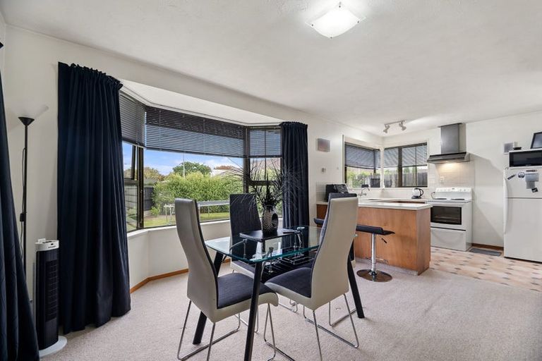 Photo of property in 14 Takaro Avenue, Sockburn, Christchurch, 8042