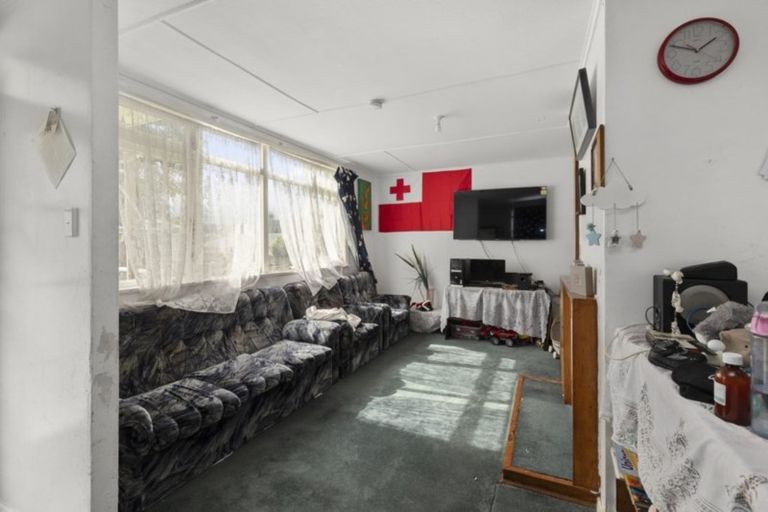 Photo of property in 35 Hanson Grove, Stokes Valley, Lower Hutt, 5019