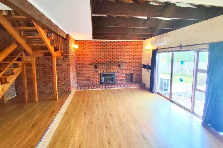 Photo of property in 56 Archibald Road, Kelston, Auckland, 0602