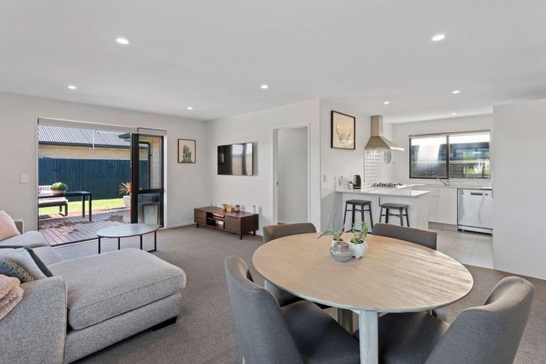 Photo of property in 1 Julia Close, Rolleston, 7614