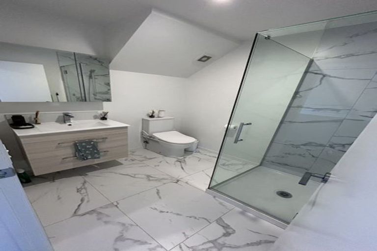 Photo of property in 5/21 Karamu Street, Te Atatu Peninsula, Auckland, 0610