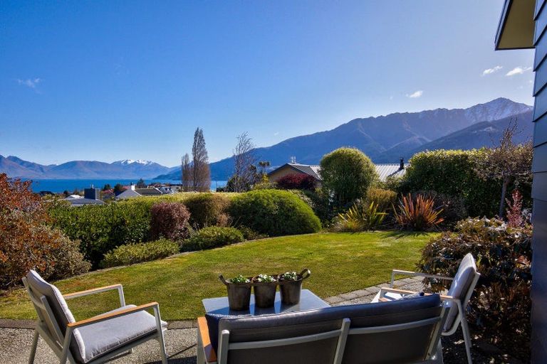 Photo of property in 4 Oregon Drive, Kelvin Heights, Queenstown, 9300