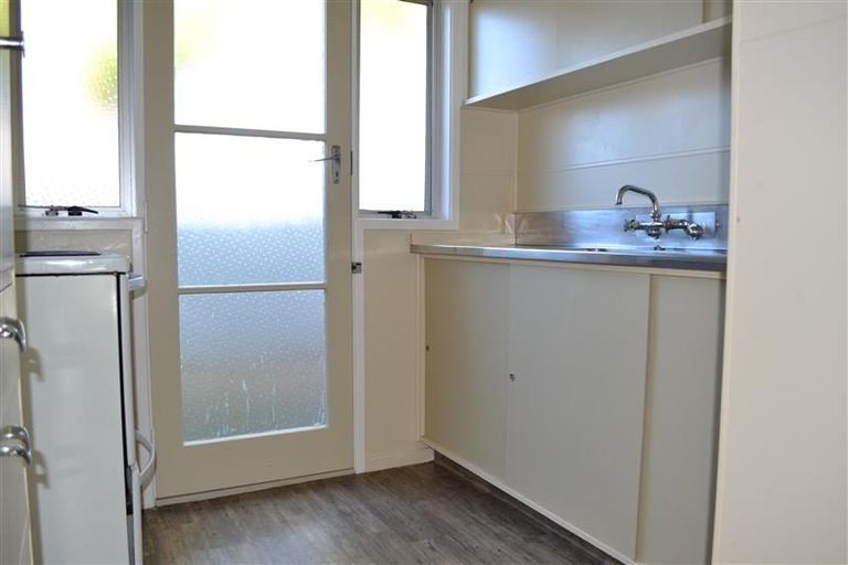 Photo of property in 2/59 West Street, West End, Palmerston North, 4412
