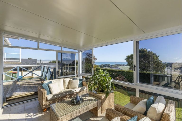 Photo of property in 19 Darwin Crescent, Spotswood, New Plymouth, 4310