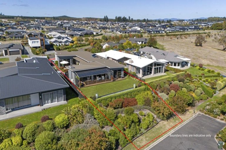 Photo of property in 9 Pukenamu Road, Rainbow Point, Taupo, 3330