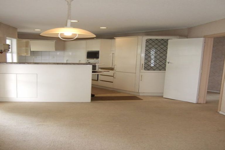 Photo of property in 125 Te Atatu Road, Te Atatu South, Auckland, 0610