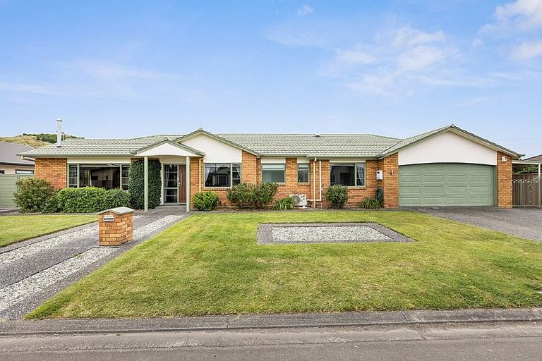 Photo of property in 10 Malbec Way, Greenmeadows, Napier, 4112