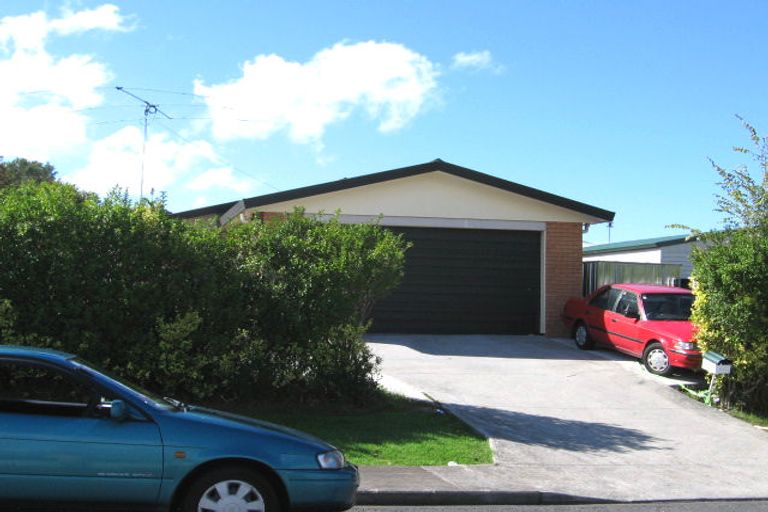 Photo of property in 37a Titoki Street, Te Atatu Peninsula, Auckland, 0610