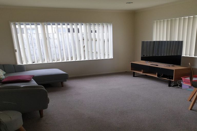 Photo of property in 20 Puketi Lane, Waiuku, 2123