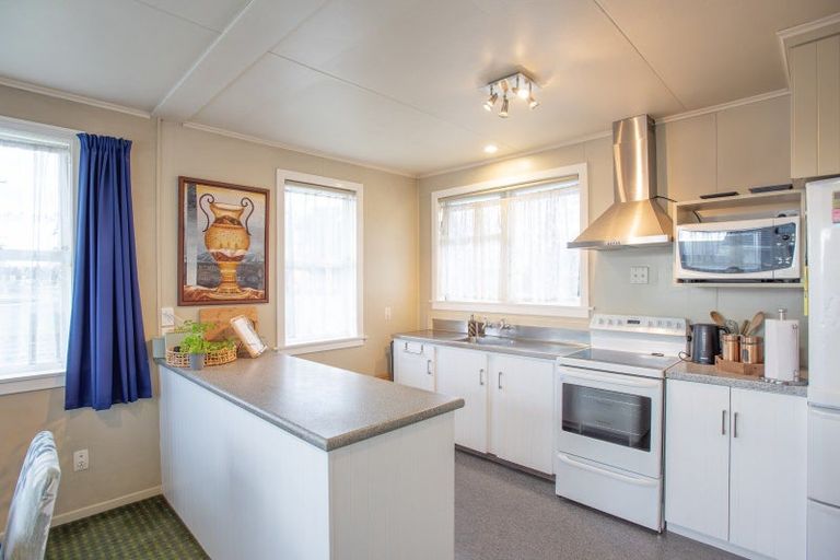 Photo of property in 16 Great North Road, Winton, 9720