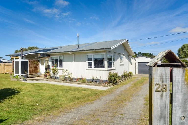 Photo of property in 28 Alexandra Street, Marton, 4710