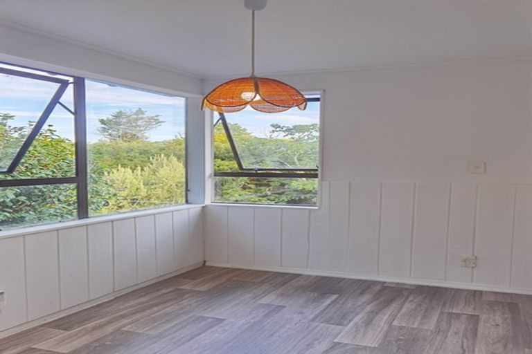 Photo of property in 26 Chislehurst Street, Henderson, Auckland, 0612