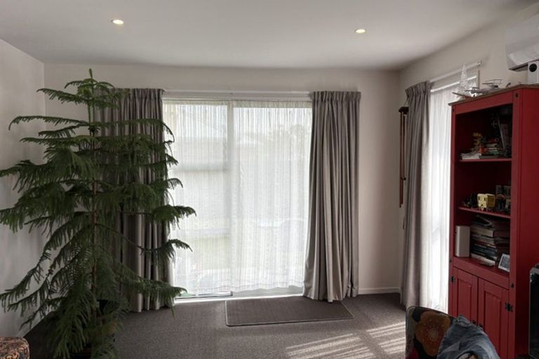 Photo of property in 185 Wainoni Road, Avondale, Christchurch, 8061