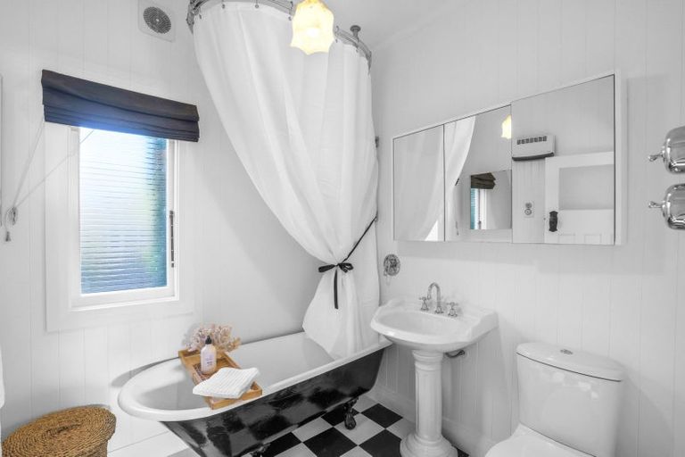 Photo of property in 86 Bowenvale Avenue, Cashmere, Christchurch, 8022