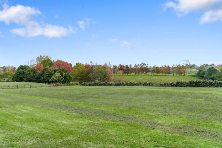 Photo of property in 64 Porterfield Road, Whitford, Howick, 2571