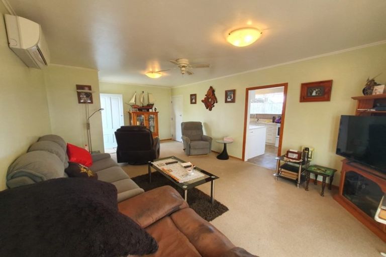 Photo of property in 65 Cargill Street, Papakura, 2110
