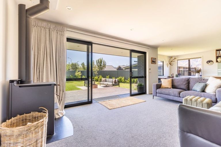 Photo of property in 14 Teal Place, Lake Hawea, Wanaka, 9382