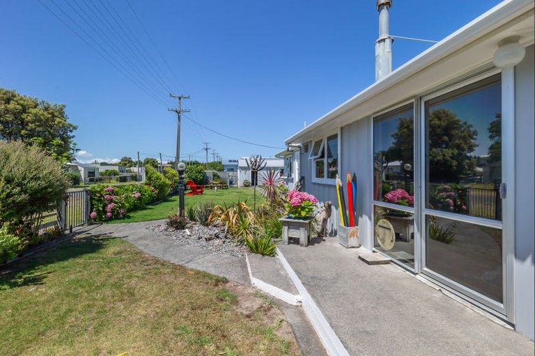 Photo of property in 63 Koputara Road, Himatangi Beach, Foxton, 4891
