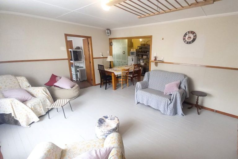 Photo of property in 17 Half Mile Road, Tuatapere, 9620