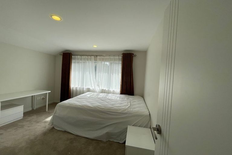 Photo of property in 36 Golden Morning Drive, Albany Heights, Auckland, 0632