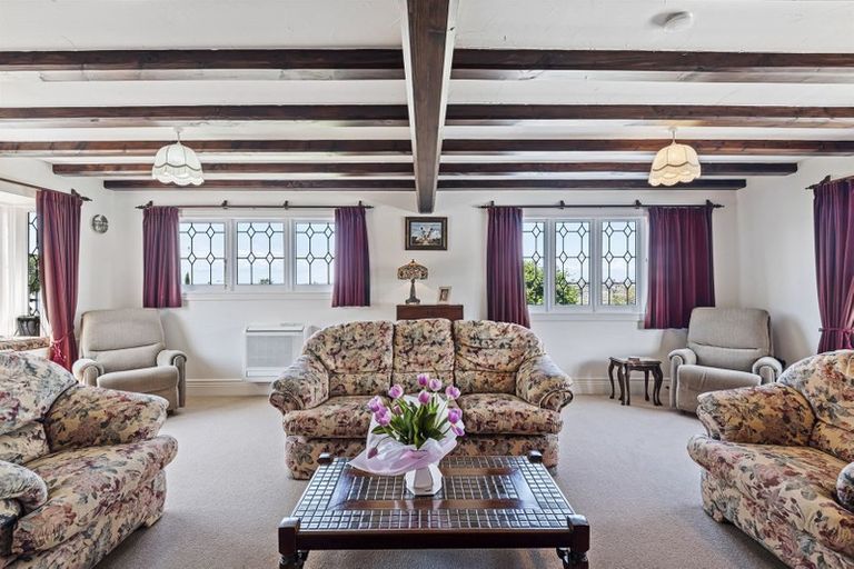 Photo of property in 2/12 Law Street, Torbay, Auckland, 0630