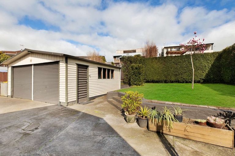 Photo of property in 27 Manapouri Place, Glenview, Hamilton, 3206